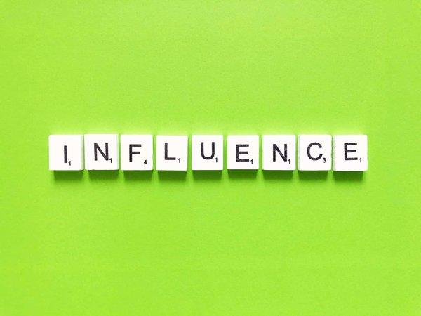Comment utiliser les influenceurs pour promouvoir son entreprise sur Instagram